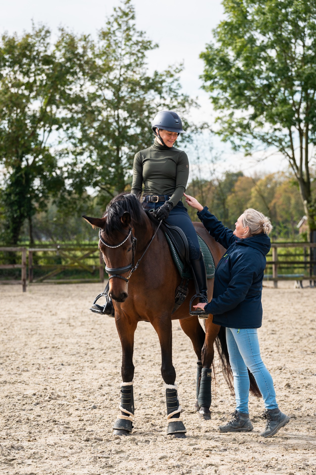 "Als je als ruiter worstelt met angst en weer met vertrouwen wilt rijden, neem dan contact met me op voor een rustige, op maat gemaakte training die jou helpt om je doelen te bereiken."